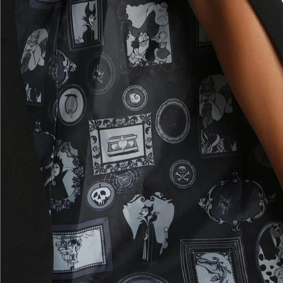 Disney Villains Black Cape Blazer With Printed Lining of Villains Size MED - Picture 4 of 10